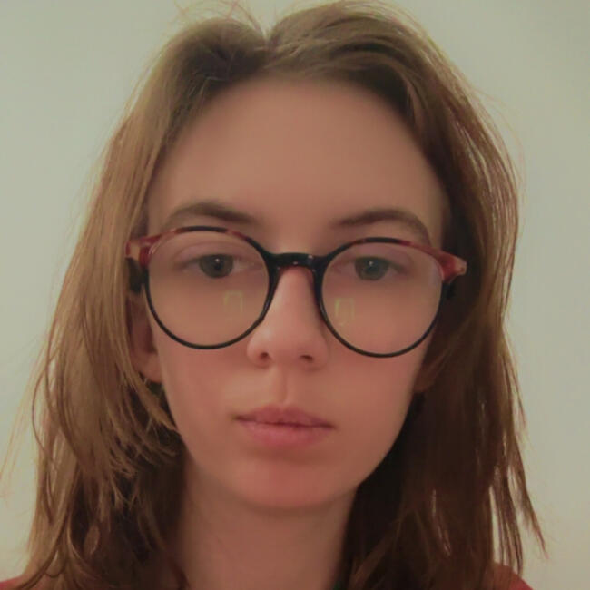 Babysitter in Annoeullin: Laura