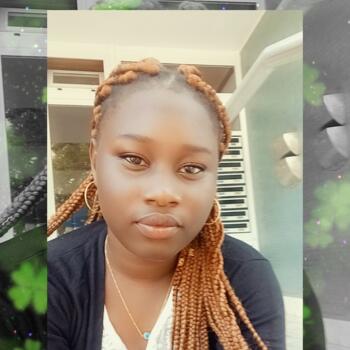 Babysitter in Oeiras: Mari