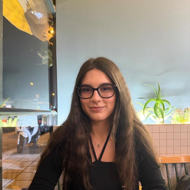 Babysitter in Stavroupoli: JOANA