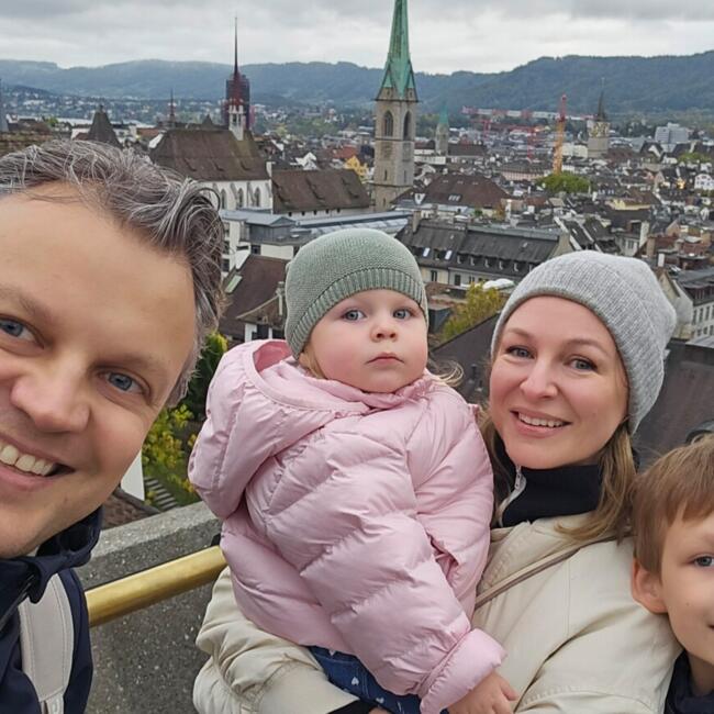Emploi de baby-sitting à Zurich: Dmytro