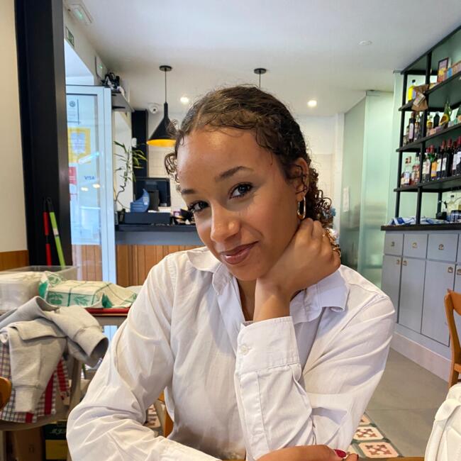 Babysitter in Oeiras: Fabiana