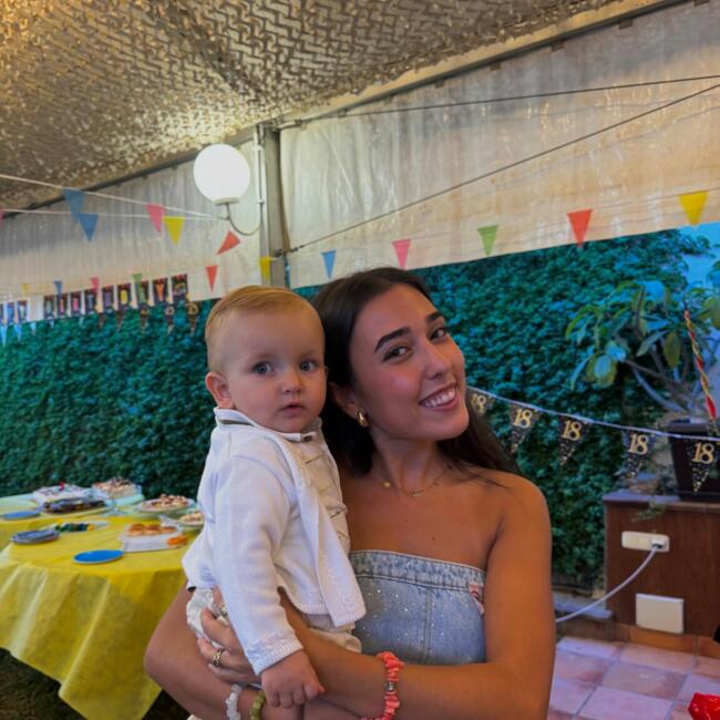 Babysitter in Vélez-Málaga: Raquel