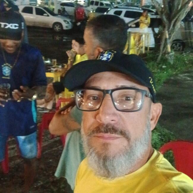 Emprego de babá em Lauro de Freitas: Claudio