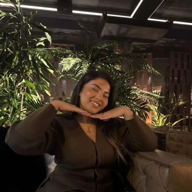 Babysitter in Paris: Salma