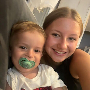 Babysitter in Assigny: Flavie