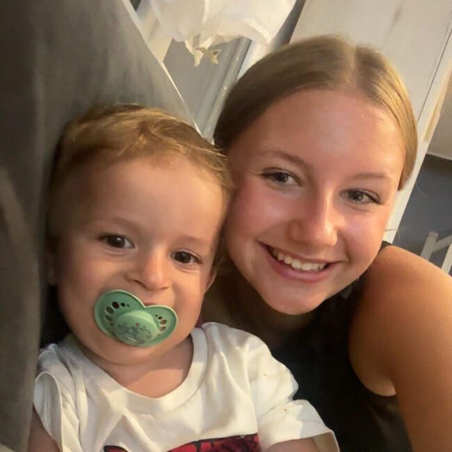 Babysitter in Assigny: Flavie