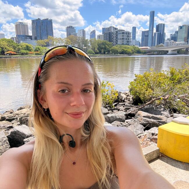 Babysitter in Brisbane: Laura