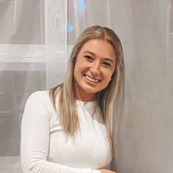 Babysitter Queenstown: Annie