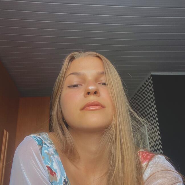 Babysitter in Lavras: MONALIZ