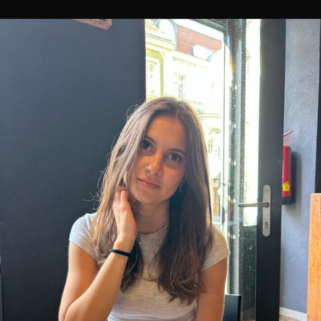 Babysitter in Sankt Pölten: Tina