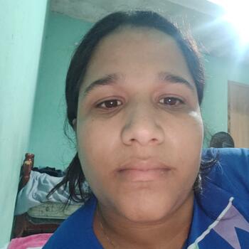 Babysitter Curitiba: Indira