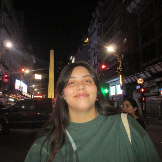 Babysitter in General Roca: Flor