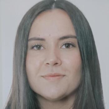 Babysitter in El Hoyo de Pinares: Laura