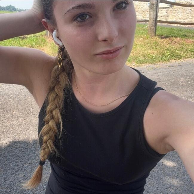 Babysitter in Perpezac-le-Blanc: Laeticia