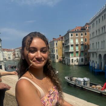 Babysitter in Wallasey: Sophia