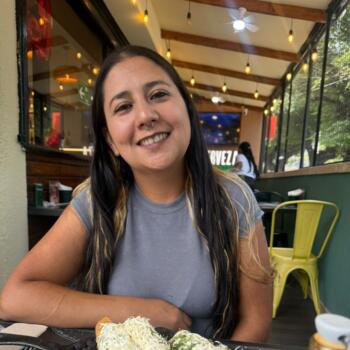 Babysitter in San Bernardo: Scarlet Candia