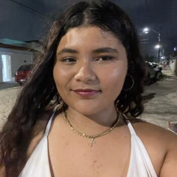 Babysitter Natal: Sara