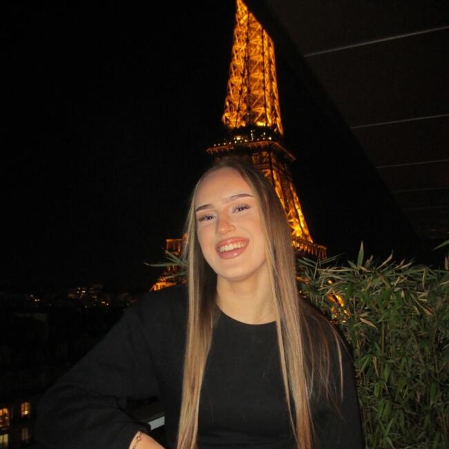 Babysitter in Messery: Sarah