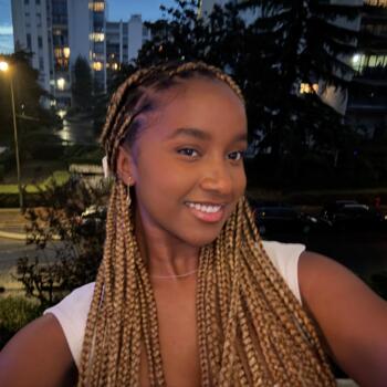 Babysitter in Rueil-Malmaison: Laurena