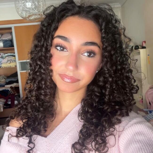 Babysitter em Amora: Joana