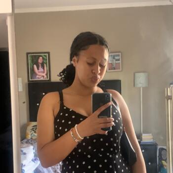 Babysitter in Port Elizabeth: Larshaney Davids