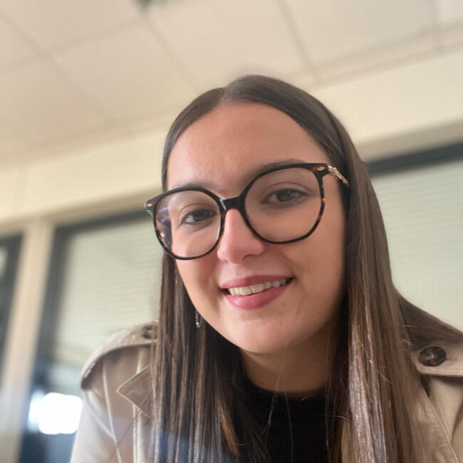 Babysitter in Servon-sur-Vilaine: Clémence