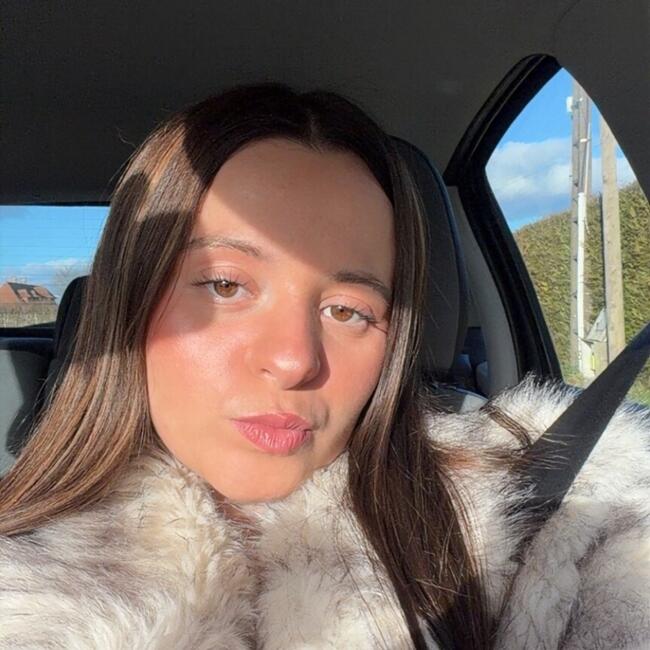 Babysitter in Bois-Guillaume: Leanne