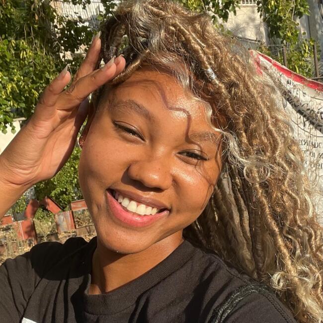 בייביסיטר ב- חולון: אליסה