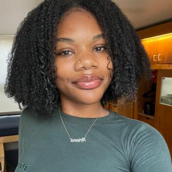 Babysitter Long Beach: Ariana