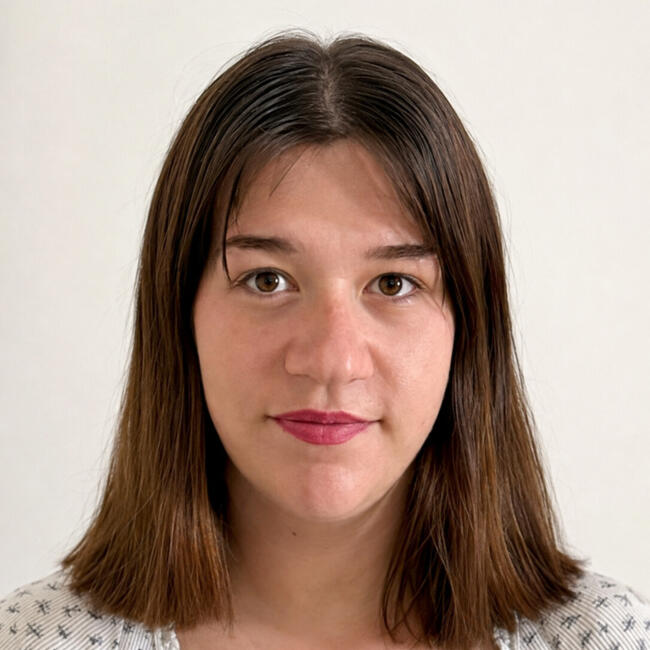 Babysitter in Bizanos: Elisa