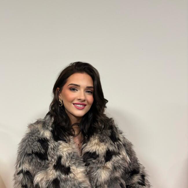 Babysitter in Neuville-Saint-Rémy: Eline