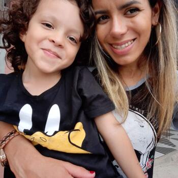 Emprego de babá em São Paulo: emprego de babá Thais