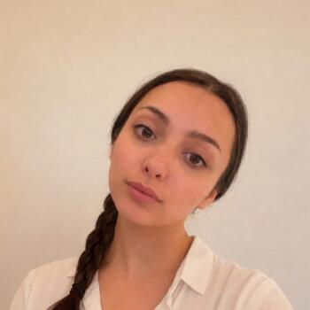 Babysitter in Paris: Jade