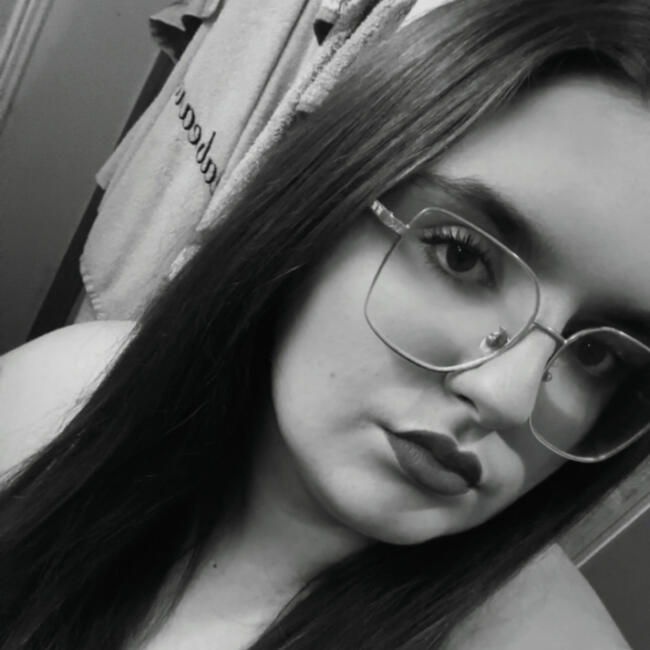 Babysitter in Pont-du-Casse: Angelina