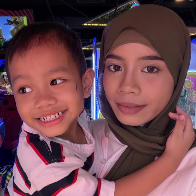 Babysitter in Singapore: Anisah