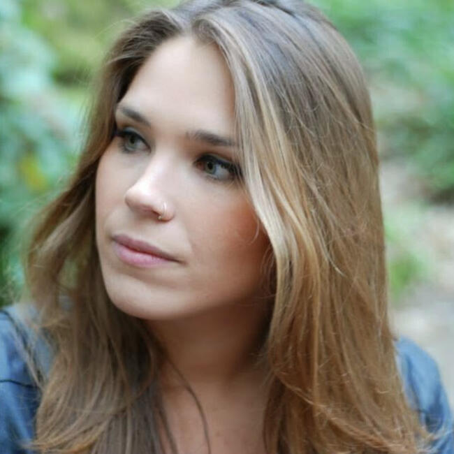 Trabalho de babysitting em Almada: Ana