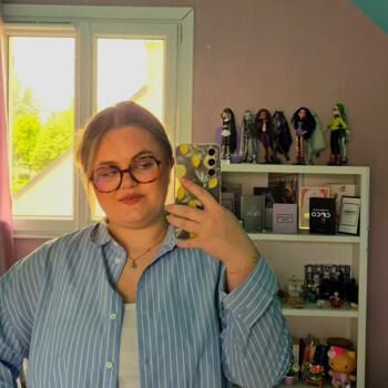 Babysitter in Le Marais-la-Chapelle: Lola