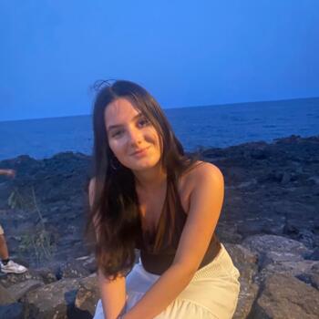 Babysitter in Raeren: Lena