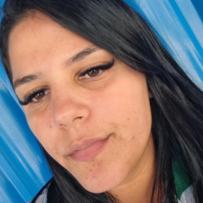 Emprego de babá em Catalão: Brenda