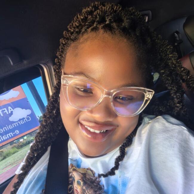 Babysitter in Akasia: Felicia