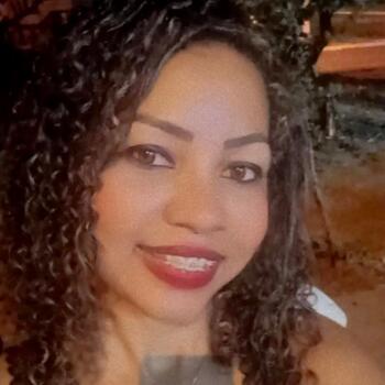 Babysitter in Ribeirão Preto: Geciane