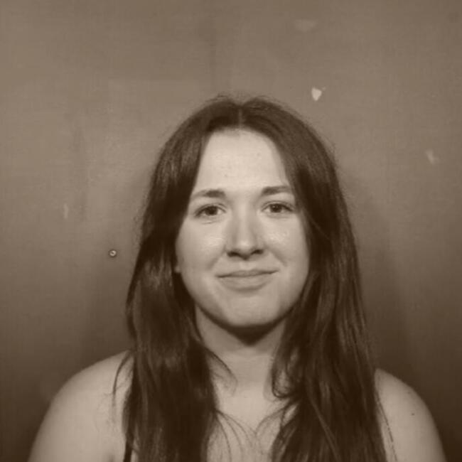Babysitter in La Ferté-sous-Jouarre: Eléanore