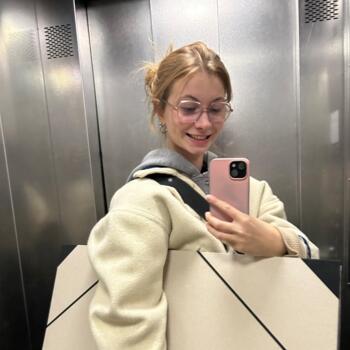 Babysitter in Paris: Violette