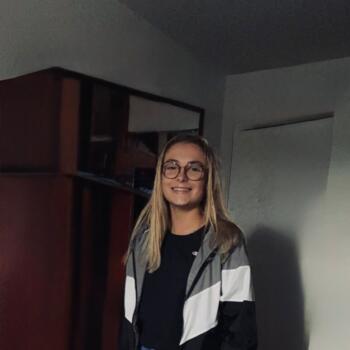 Babysitter in Saône: Emeline
