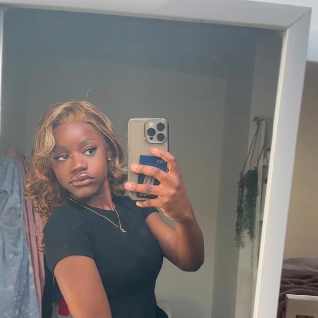 Babysitter in Castleford: Imani