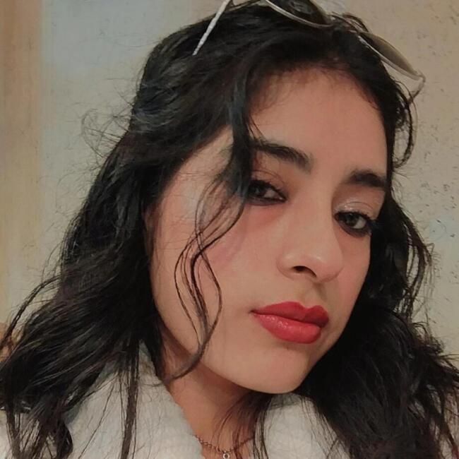 Canguro en Sevilla: Mirela