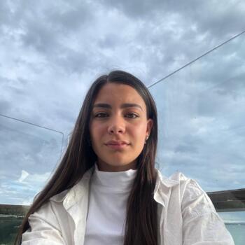 Babysitter in San Carlos: Lucia