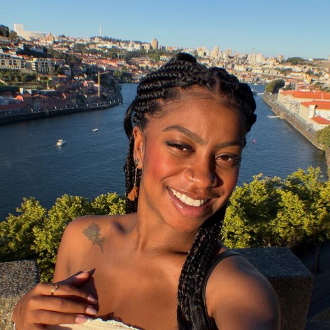 Babysitting job in Vila Nova de Gaia: Tiely