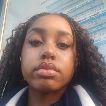 Babysitter in Belfast: Deborah