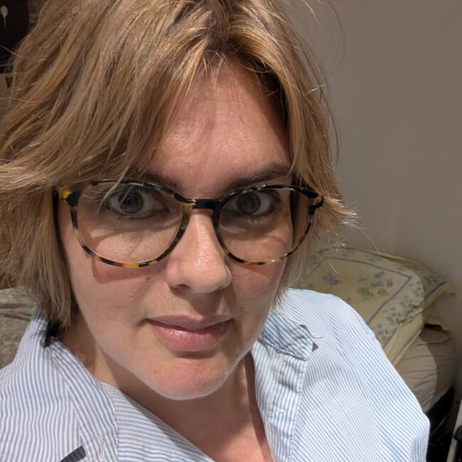Babysitting job in Caluire-et-Cuire: Anne-Lise